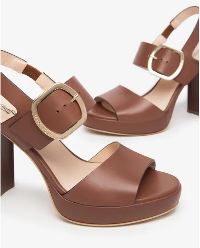 Nero Giardini Sandalo Cuoio