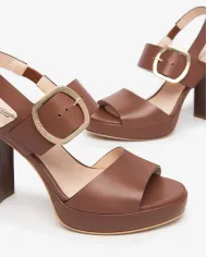 Nero Giardini Sandalo Cuoio