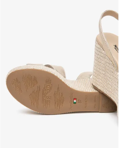 Nero Giardini Sandalo Platino